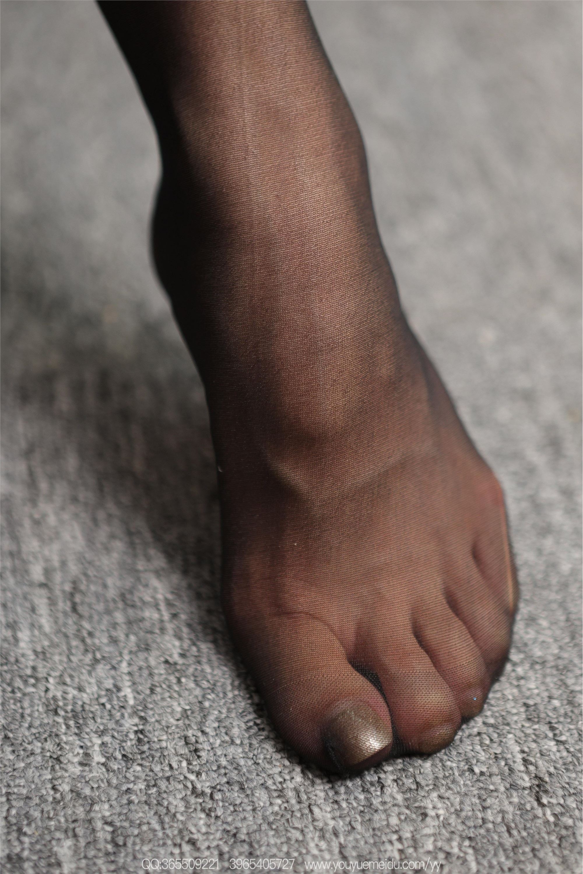 IESS异思趣向  2025.08.07 丝享家 2126 兔兔《吊带丝袜》